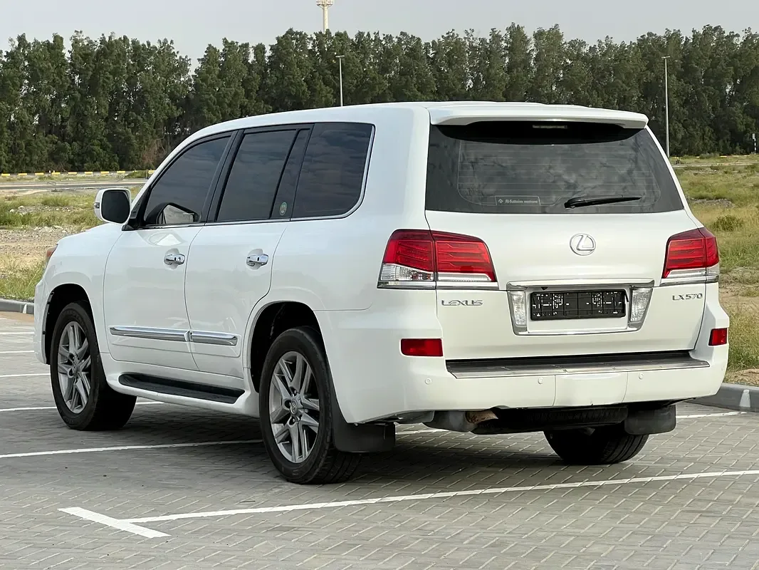 Lexus LX 570 AT (367 hp) - 4