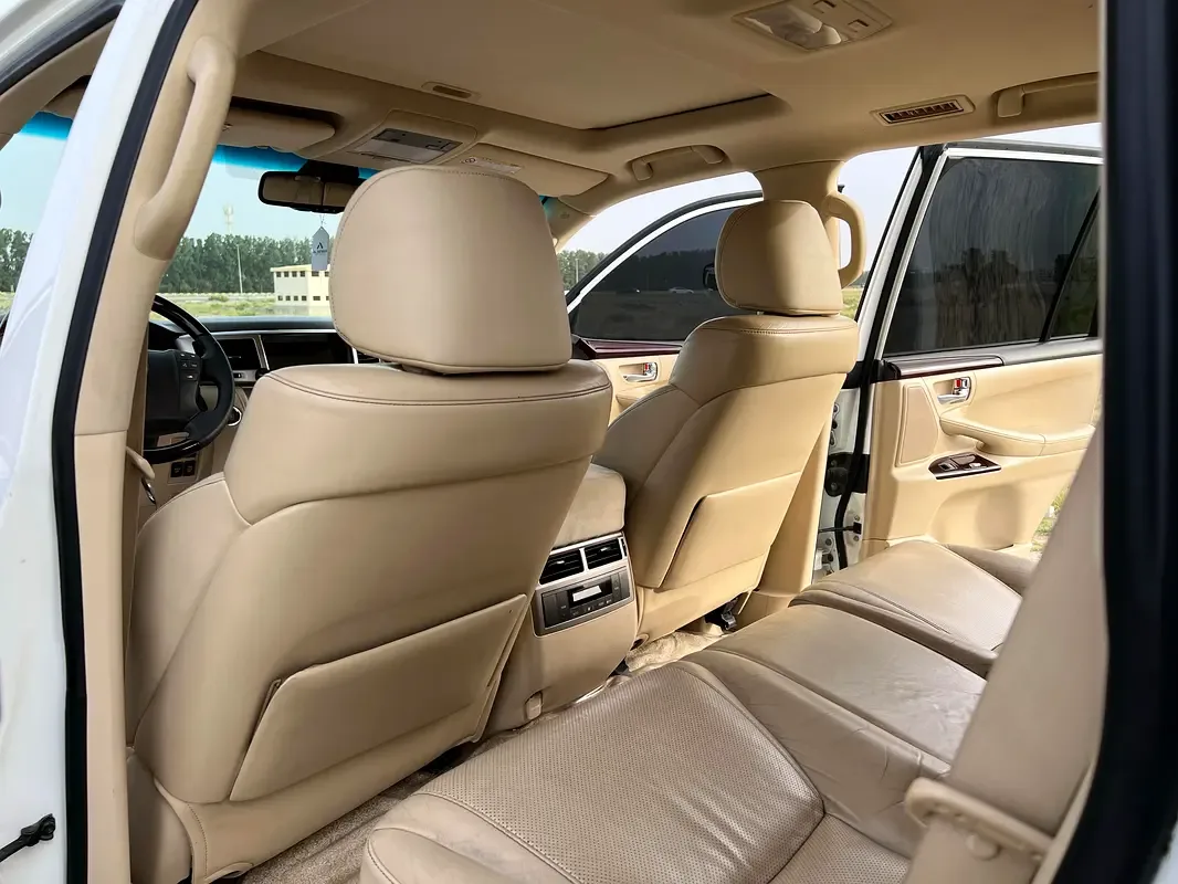 Lexus LX 570 AT (367 hp) - 6