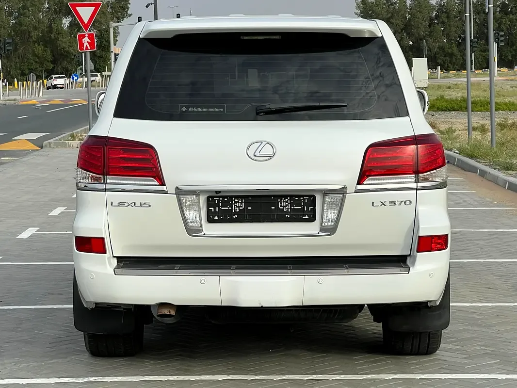 Lexus LX 570 AT (367 hp) - 7