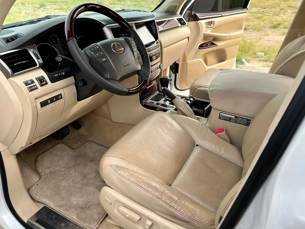 Lexus LX 570 AT (367 hp) - 9
