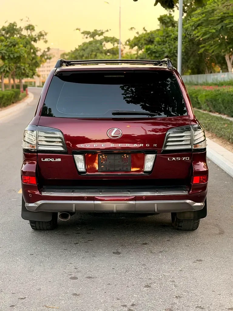 Lexus LX 570 AT (367 hp) - 7