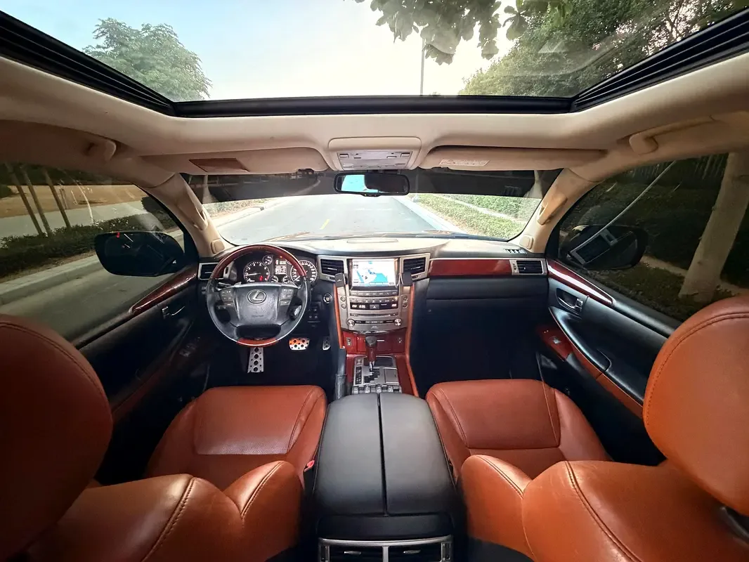 Lexus LX 570 AT (367 hp) - 9