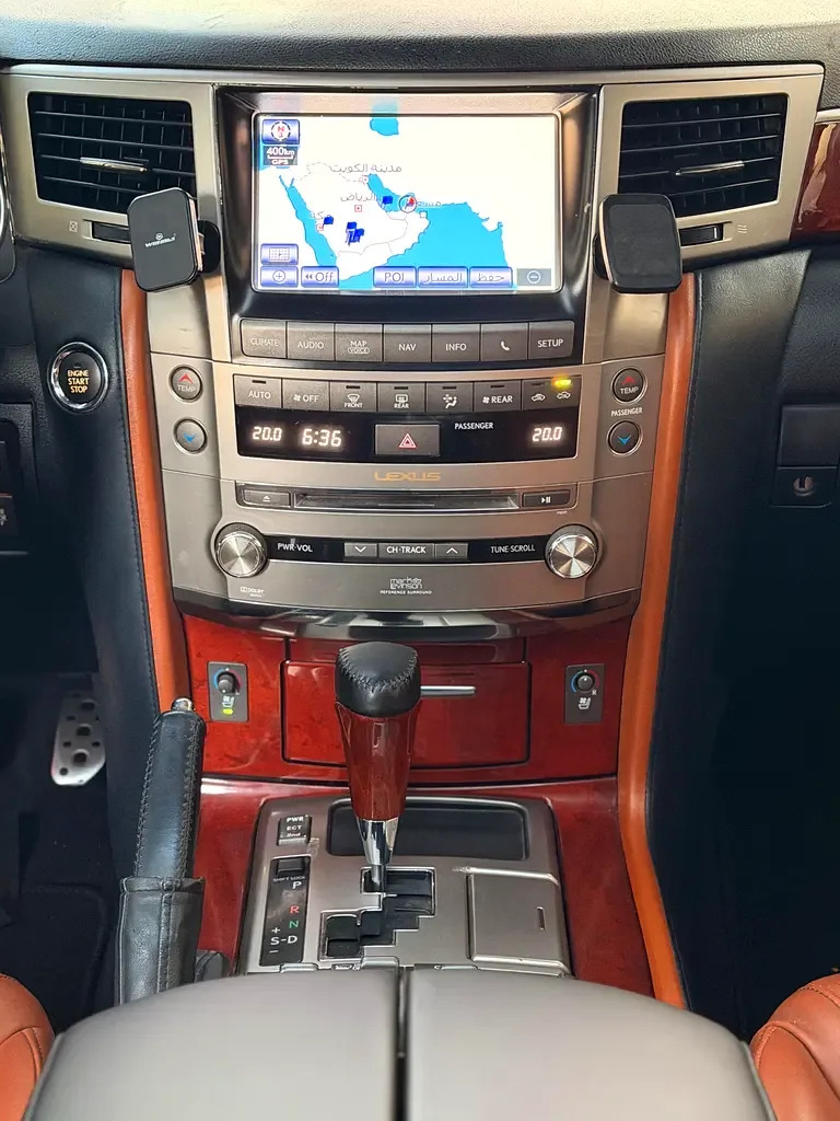 Lexus LX 570 AT (367 hp) - 13