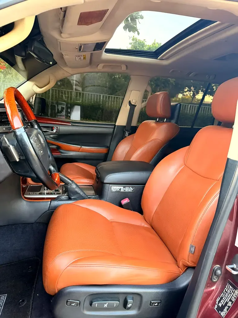 Lexus LX 570 AT (367 hp) - 15