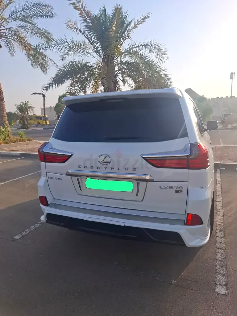 Lexus LX 570 AT (367 hp) - 2