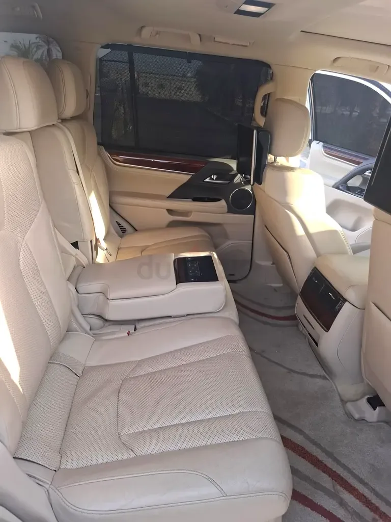Lexus LX 570 AT (367 hp) - 6