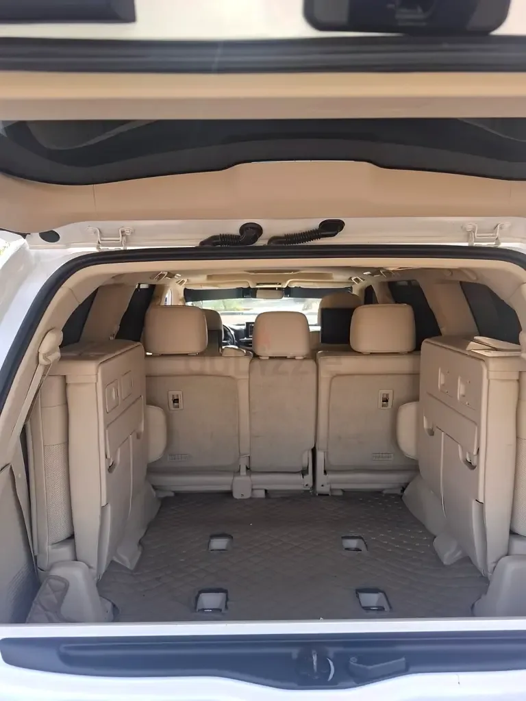 Lexus LX 570 AT (367 hp) - 10