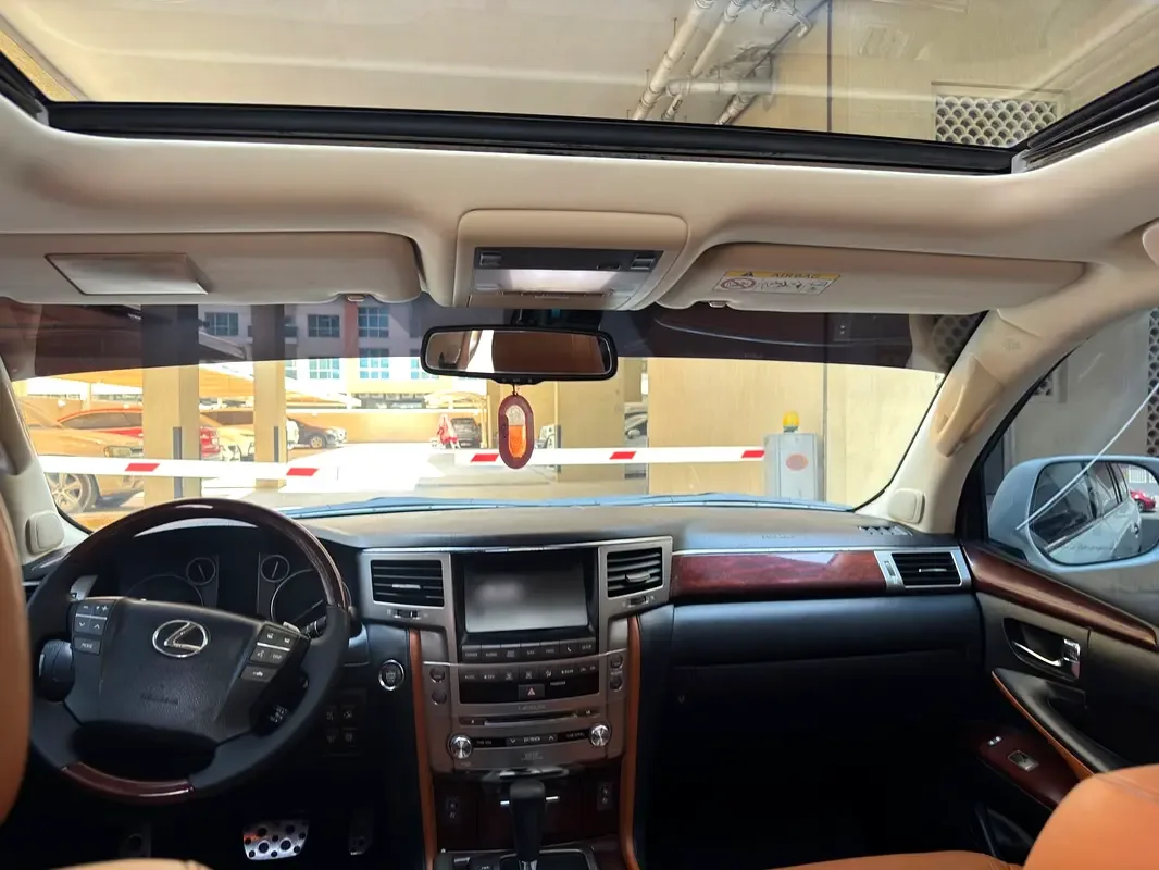Lexus LX 570 AT (367 حصان) - 10