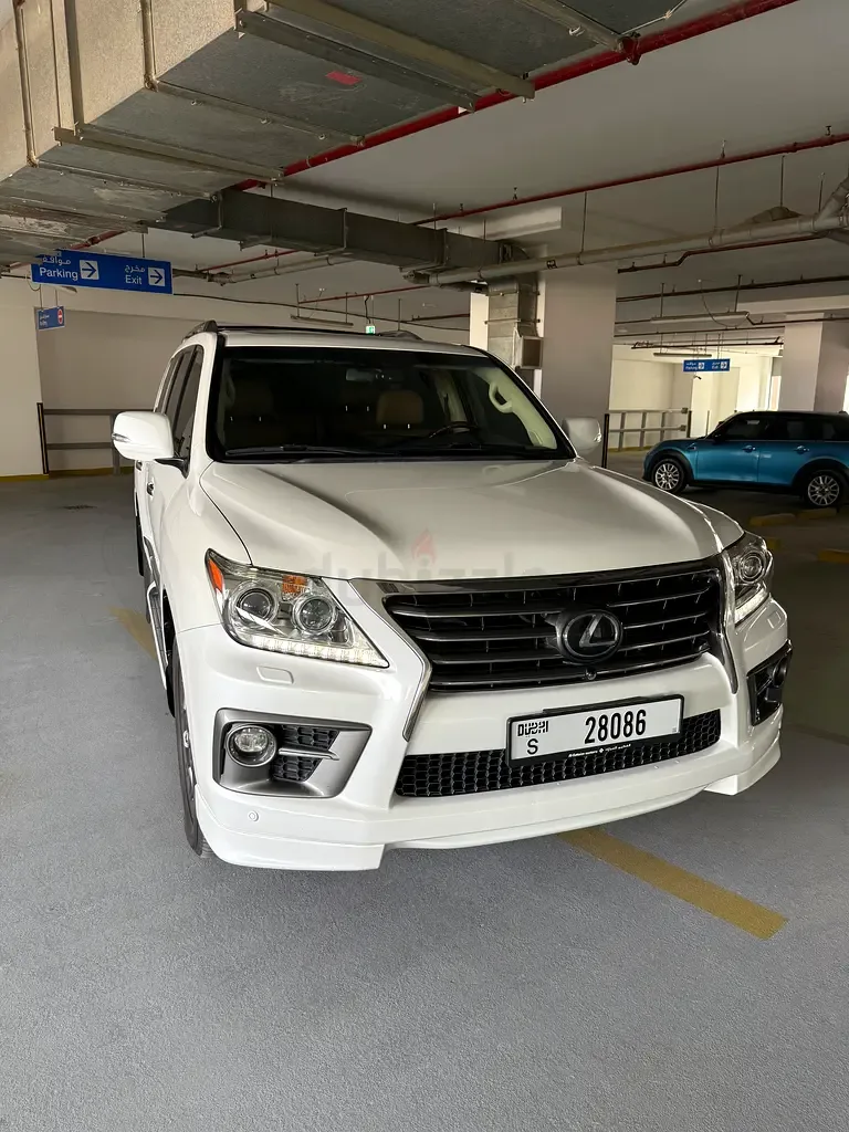 Lexus LX 570 AT (367 hp)