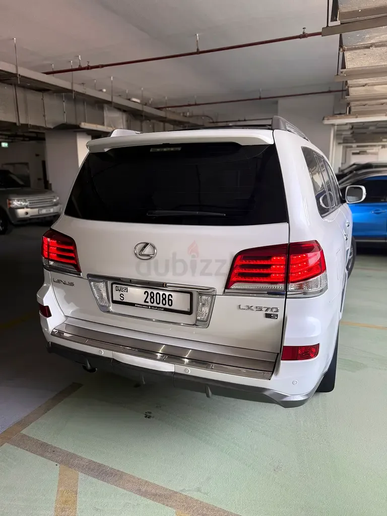 Lexus LX 570 AT (367 حصان) - 4