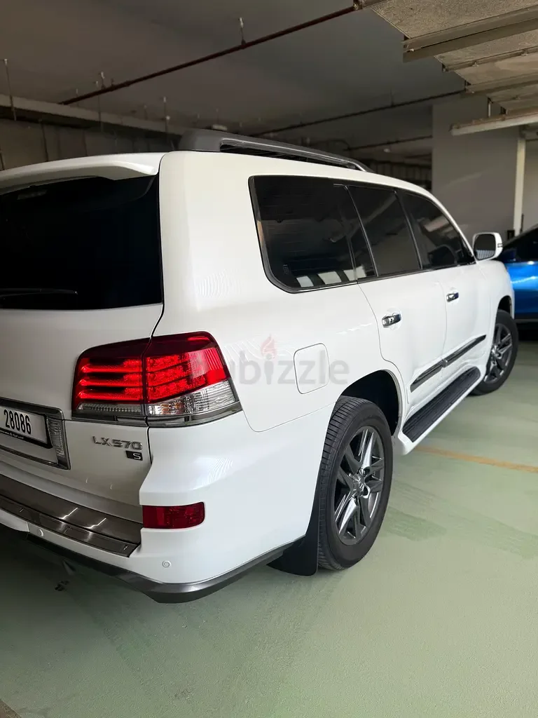Lexus LX 570 AT (367 حصان) - 6