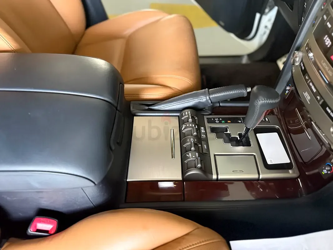 Lexus LX 570 AT (367 حصان) - 12