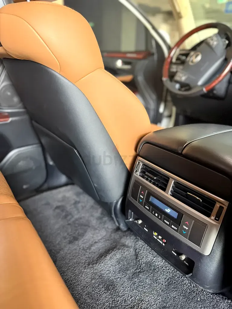 Lexus LX 570 AT (367 حصان) - 13