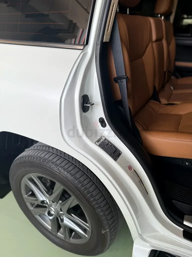 Lexus LX 570 AT (367 حصان) - 17
