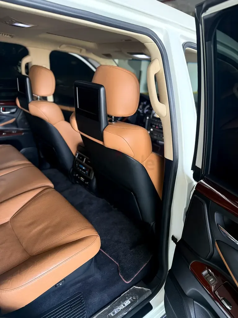 Lexus LX 570 AT (367 حصان) - 19
