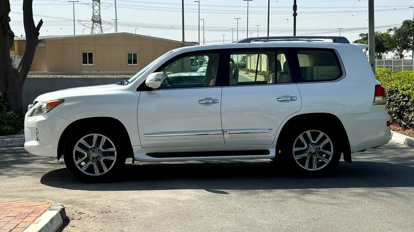 Lexus LX 570 AT (367 حصان) - 6