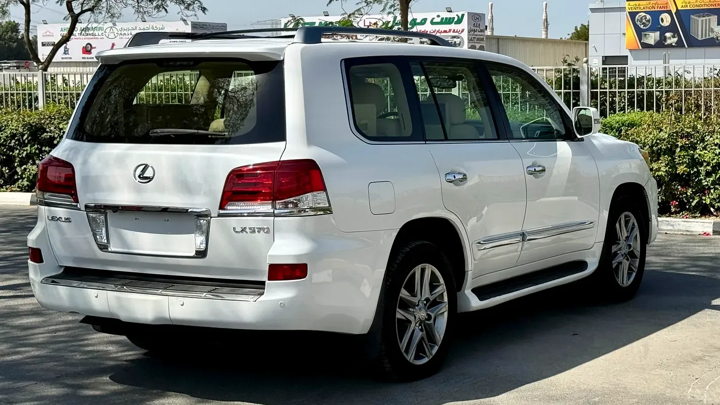 Lexus LX 570 AT (367 حصان) - 9