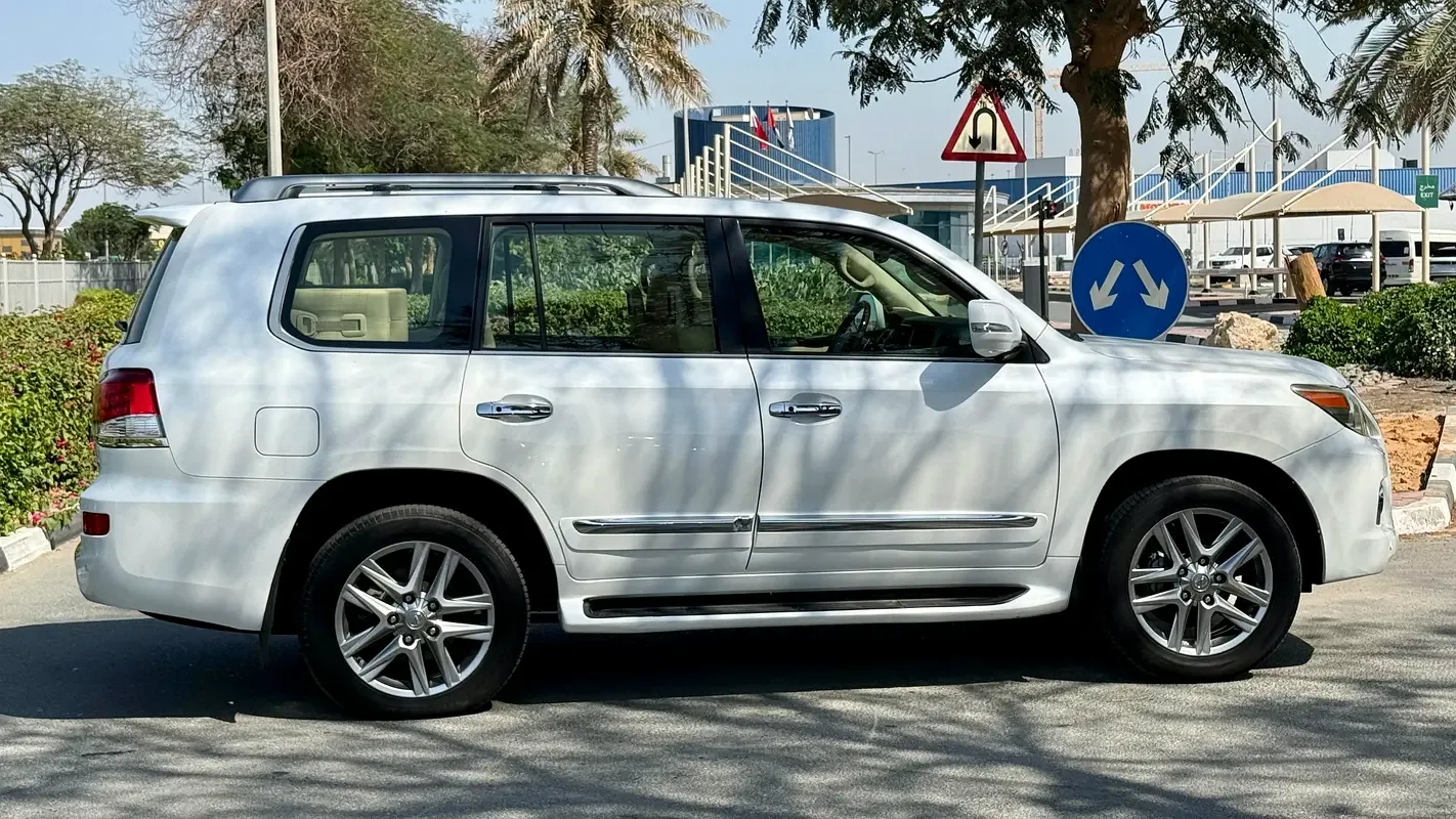Lexus LX 570 AT (367 حصان) - 7