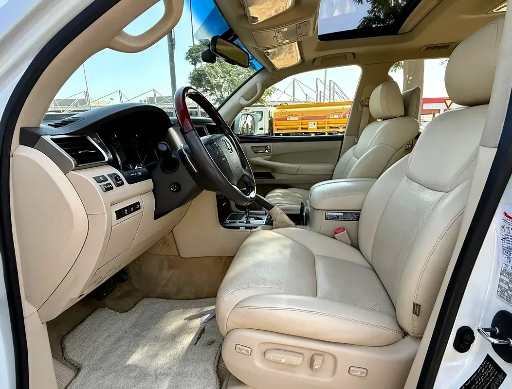 Lexus LX 570 AT (367 حصان) - 11