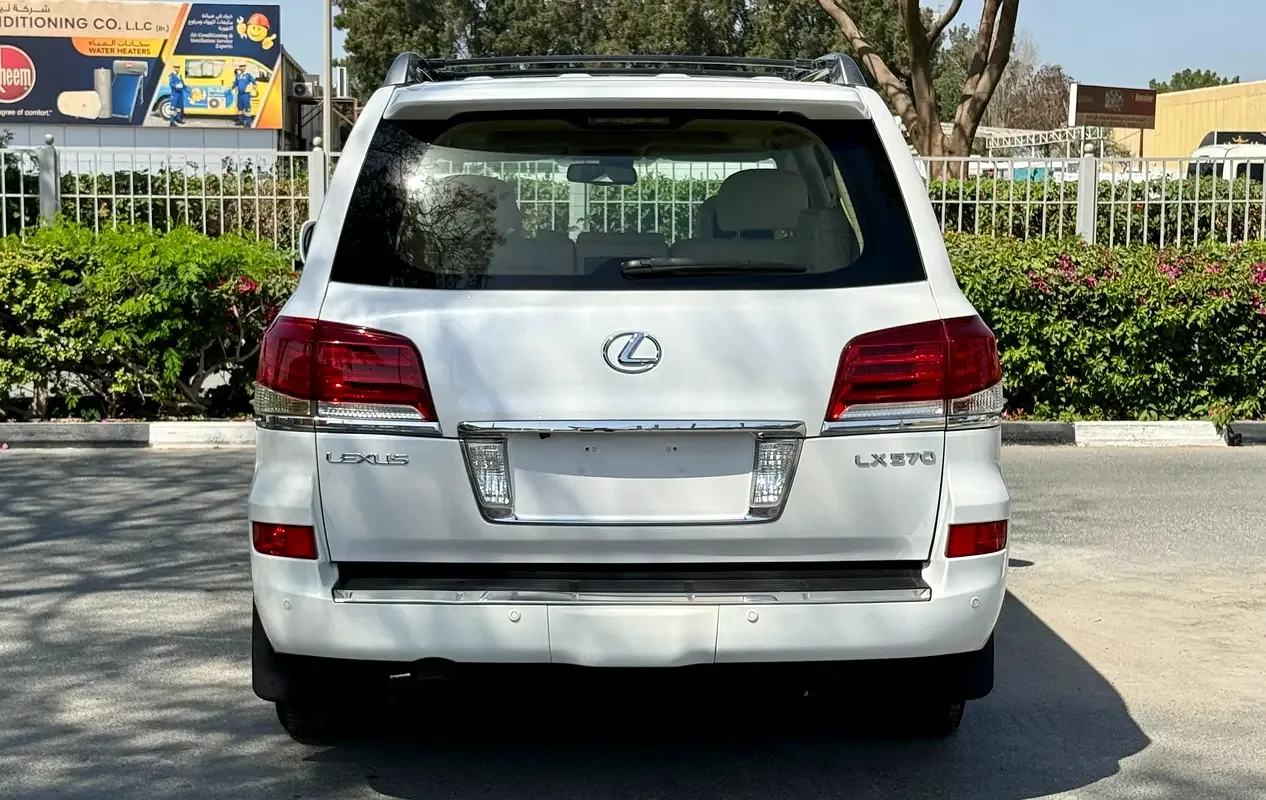 Lexus LX 570 AT (367 حصان) - 10