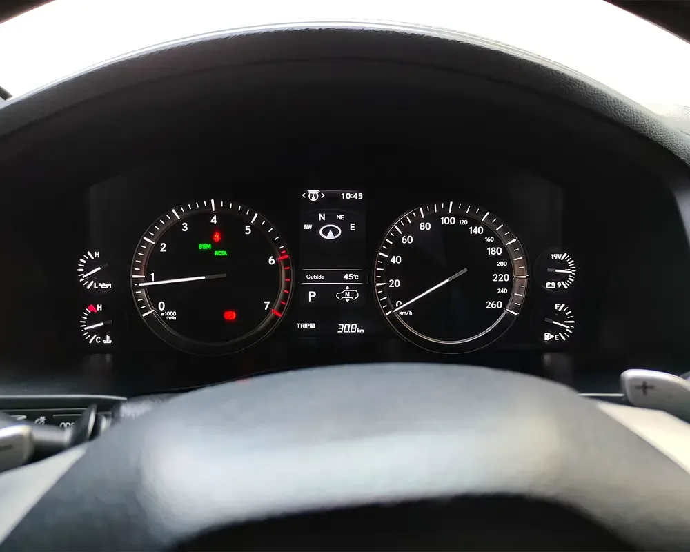 Lexus LX 570 AT (367 حصان) - 12