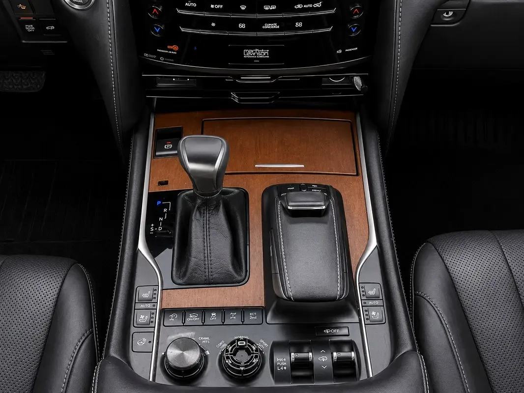 Lexus LX 570 AT (367 hp) - 15