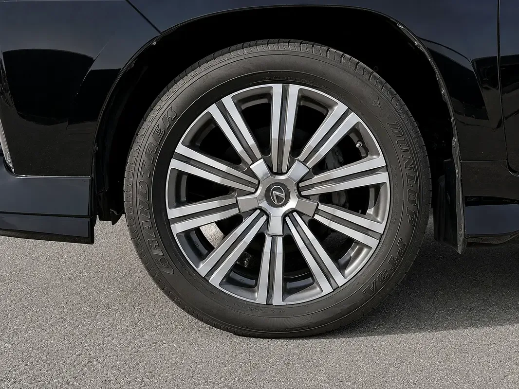 Lexus LX 570 AT (367 hp) - 18