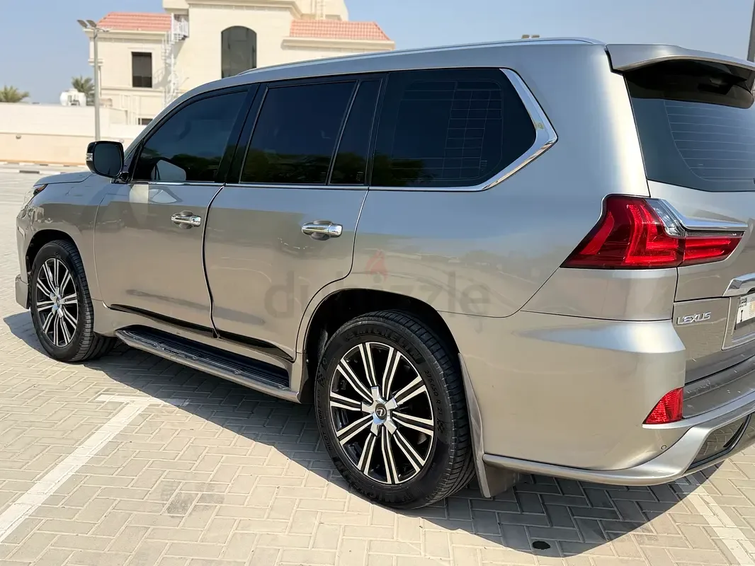 Lexus LX 570 AT (367 hp) - 6
