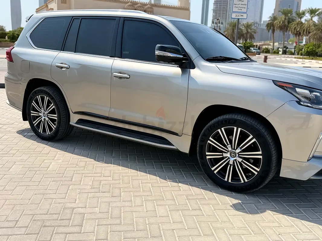 Lexus LX 570 AT (367 hp) - 9