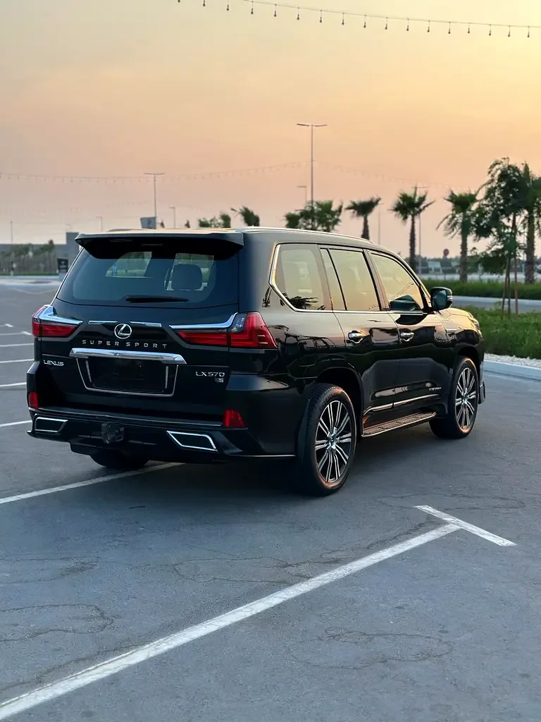 Lexus LX 570 AT (367 hp) - 4