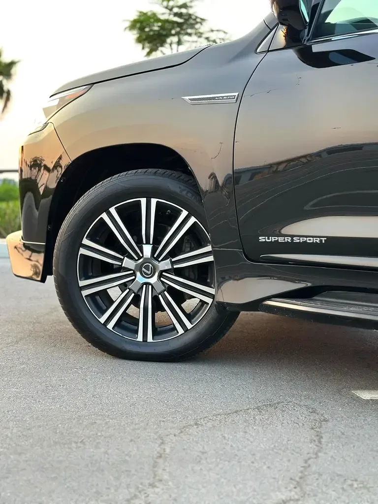 Lexus LX 570 AT (367 hp) - 10