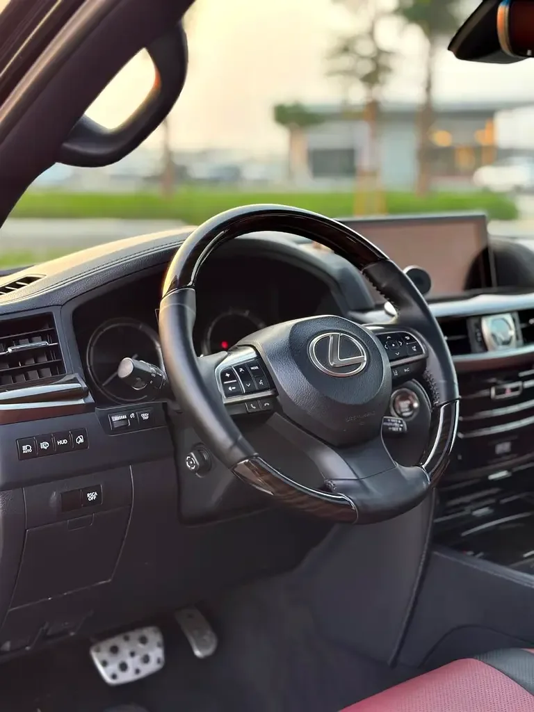 Lexus LX 570 AT (367 hp) - 11