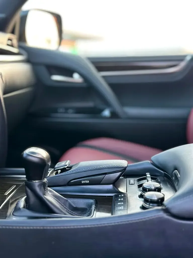 Lexus LX 570 AT (367 hp) - 14