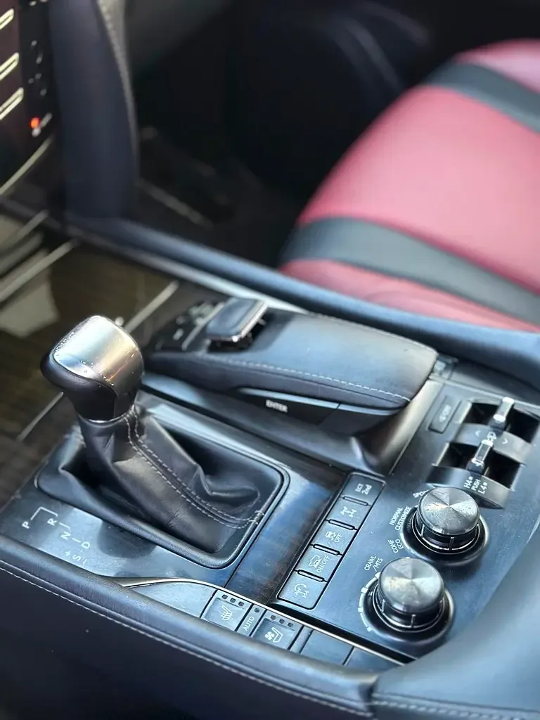 Lexus LX 570 AT (367 hp) - 15