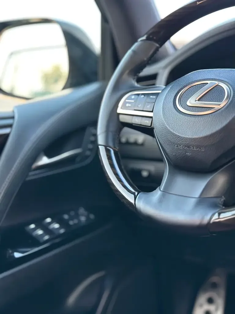 Lexus LX 570 AT (367 hp) - 13