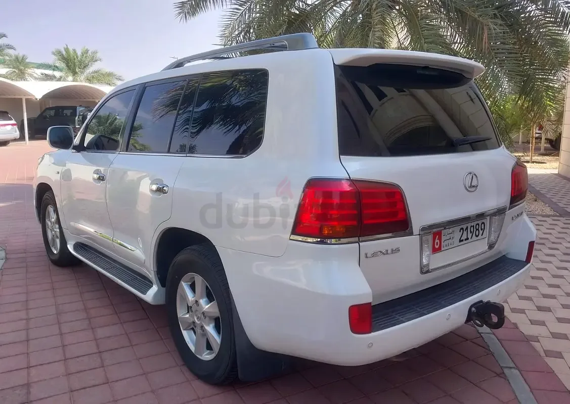 Lexus LX 570 AT (367 hp)