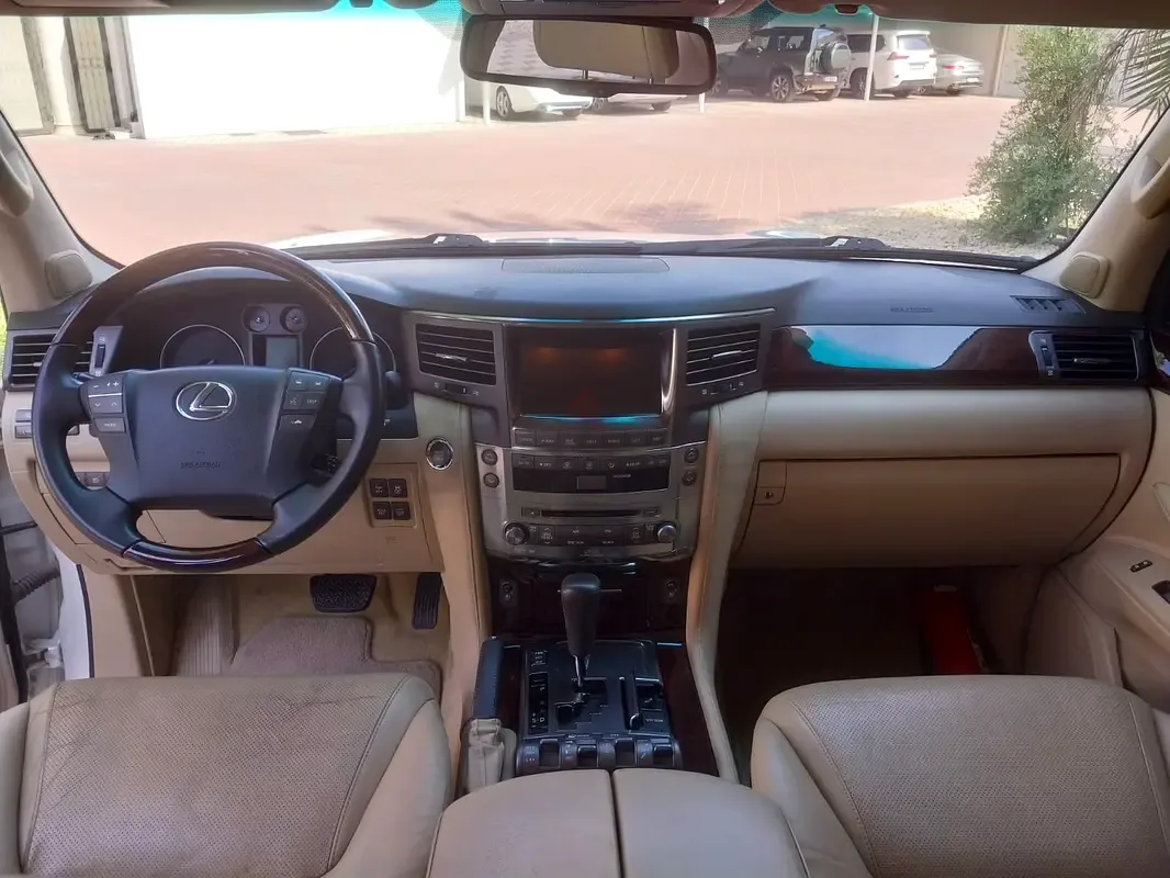 Lexus LX 570 AT (367 hp) - 7