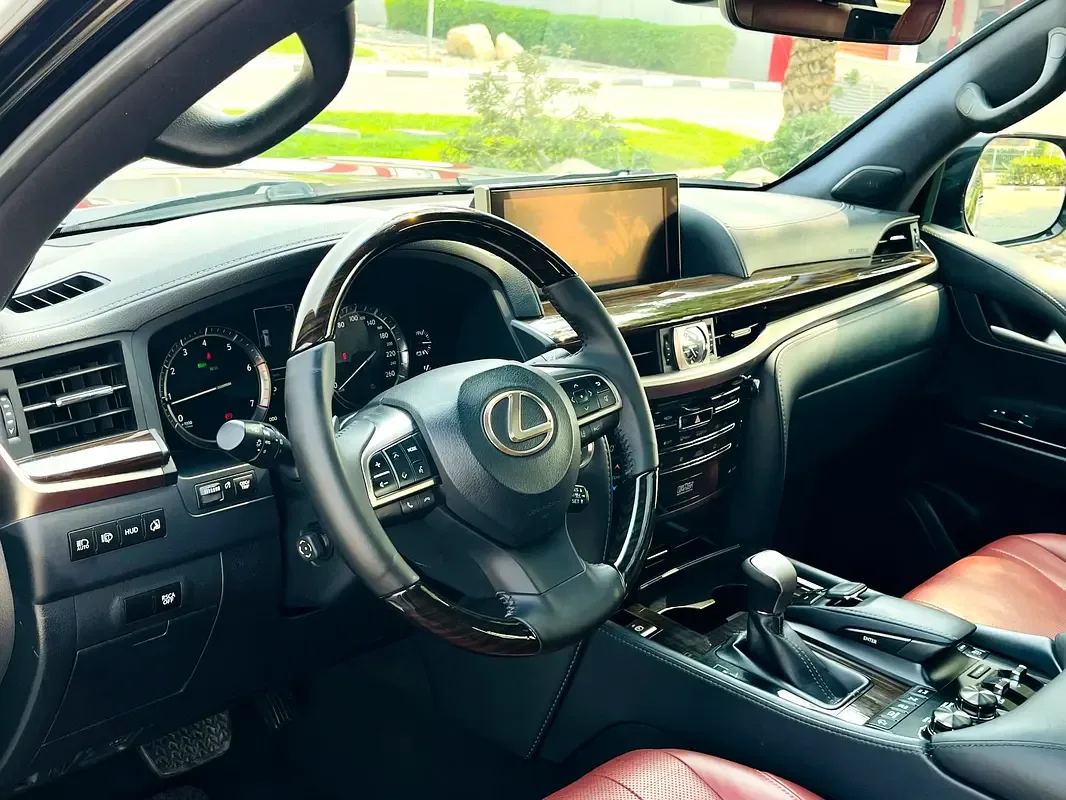 Lexus LX 570 AT (367 hp) - 9