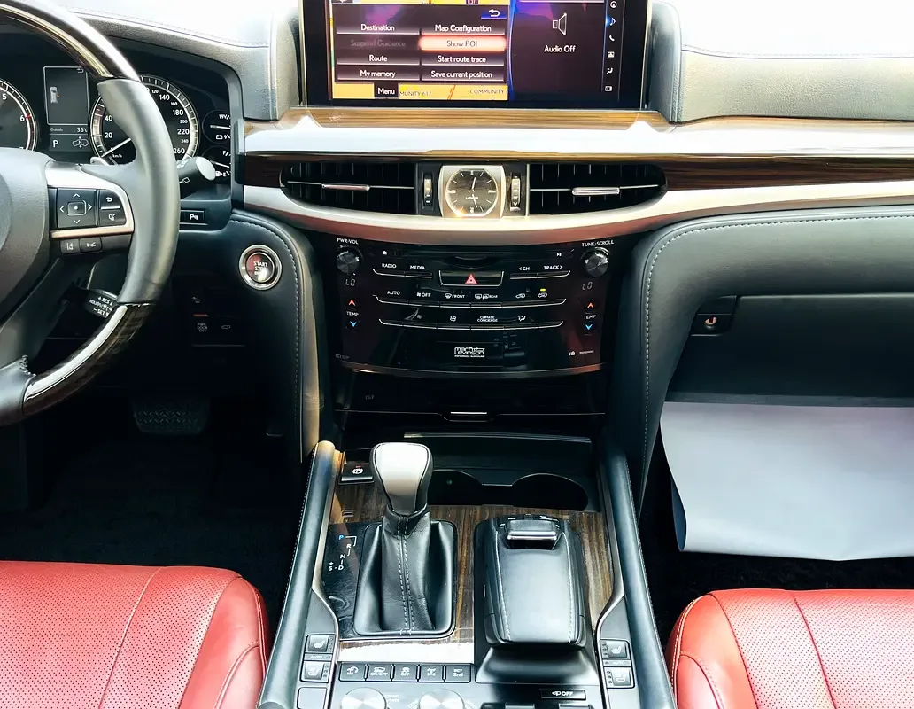 Lexus LX 570 AT (367 hp) - 14