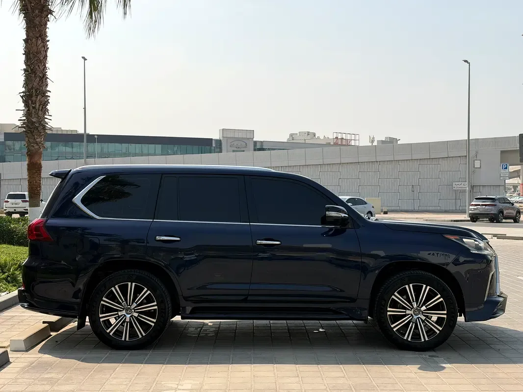Lexus LX 570 AT (367 hp) - 4