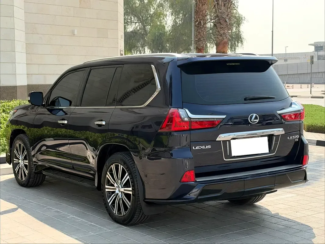 Lexus LX 570 AT (367 hp) - 7