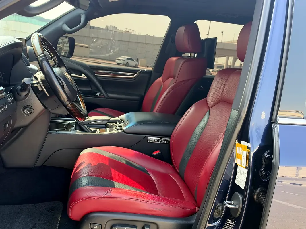 Lexus LX 570 AT (367 hp) - 13