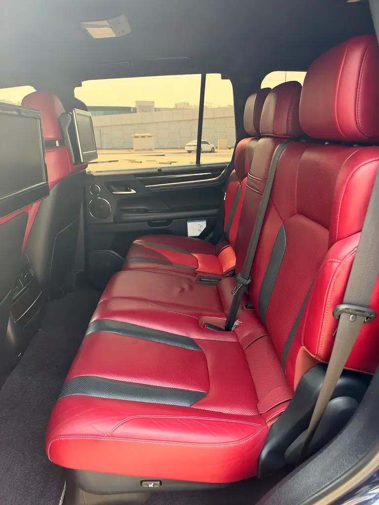 Lexus LX 570 AT (367 hp) - 15