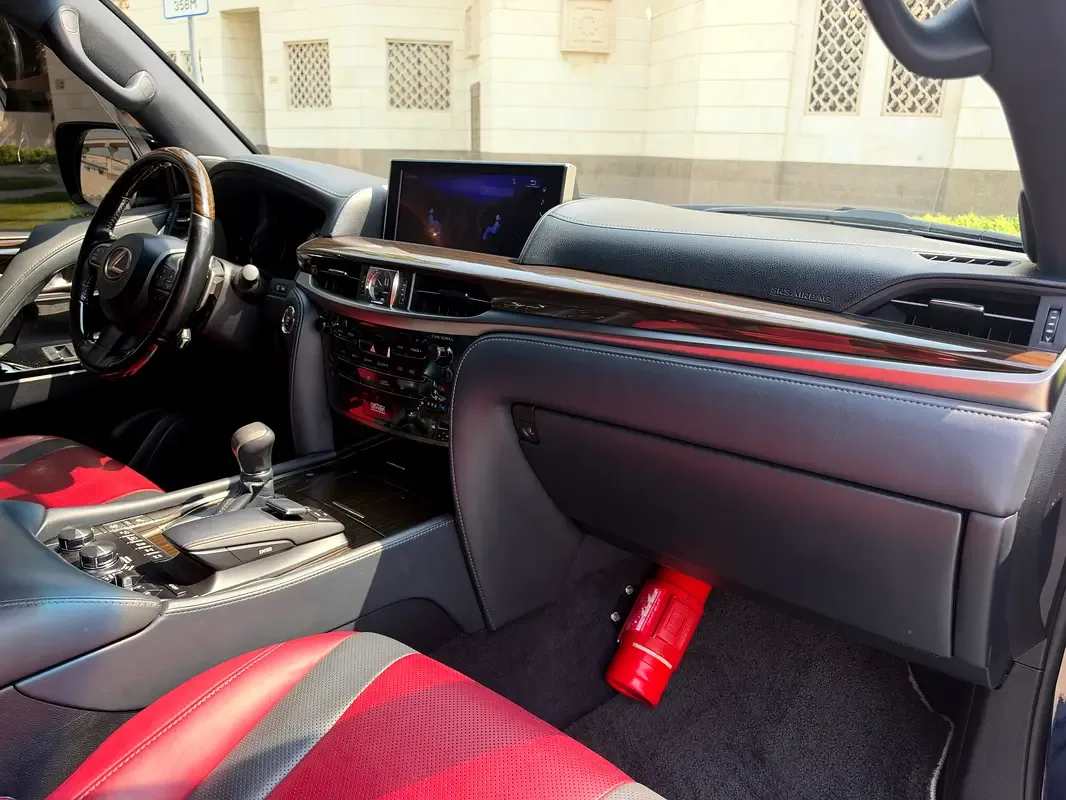 Lexus LX 570 AT (367 hp) - 20