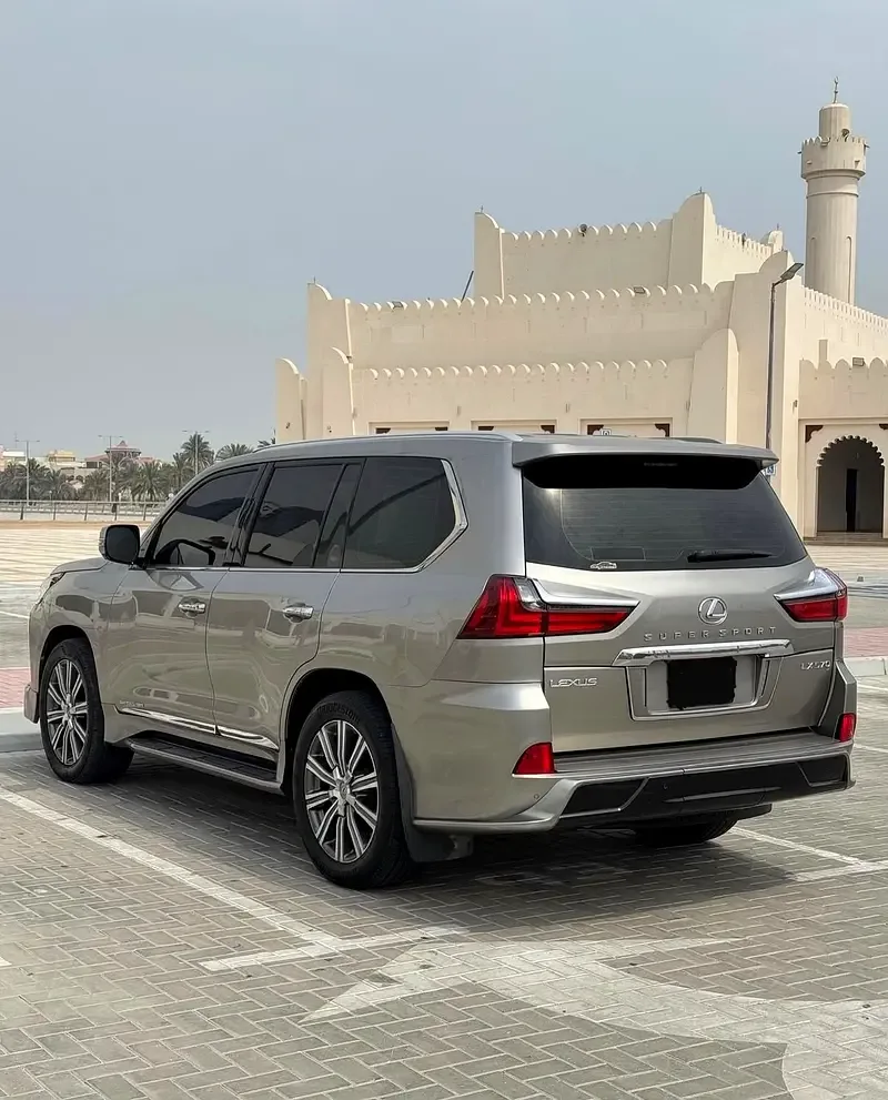 Lexus LX 570 AT (367 hp) - 4