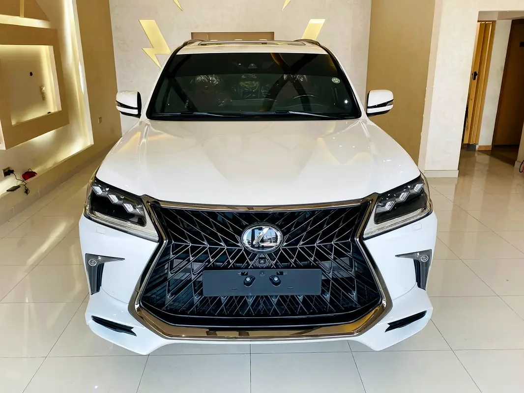 Lexus LX 570 AT (367 hp)
