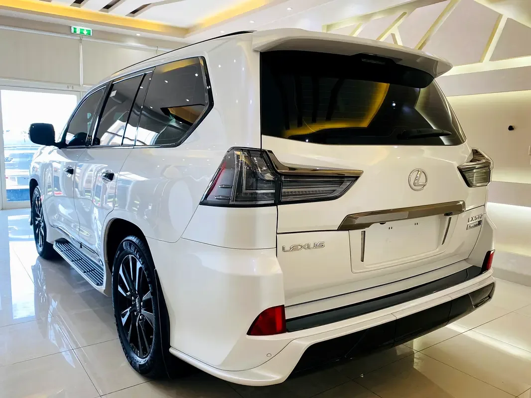 Lexus LX 570 AT (367 hp) - 4