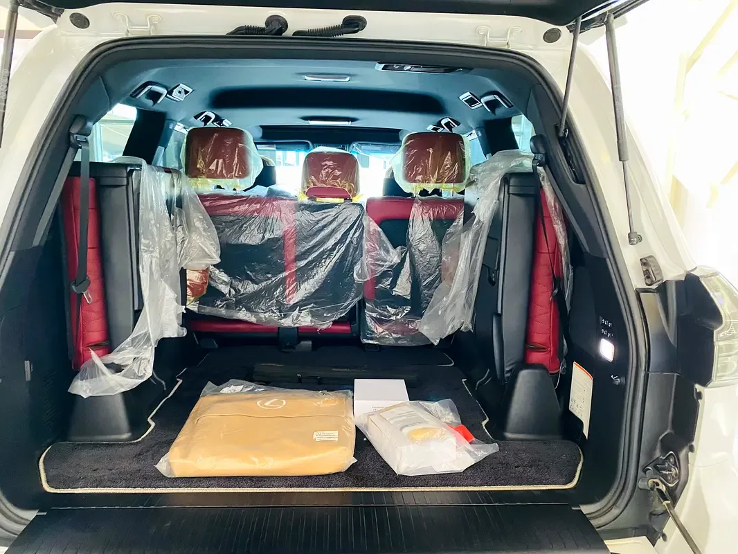 Lexus LX 570 AT (367 hp) - 13