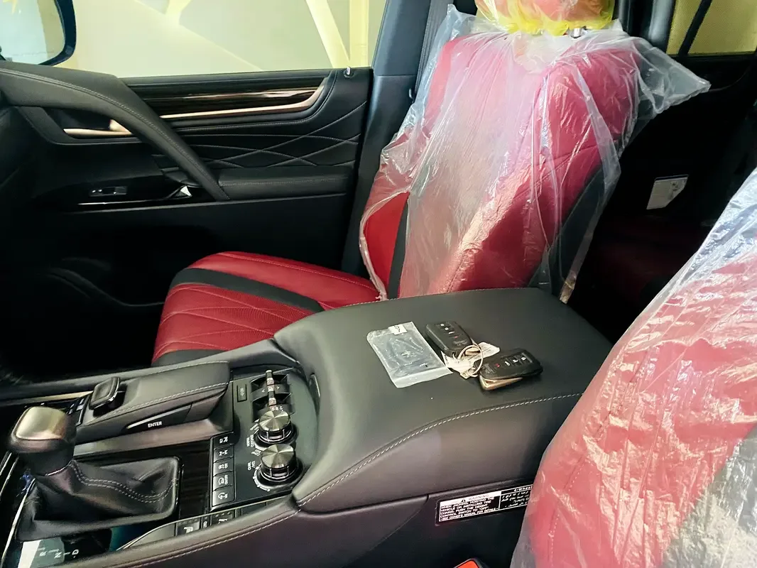 Lexus LX 570 AT (367 hp) - 11