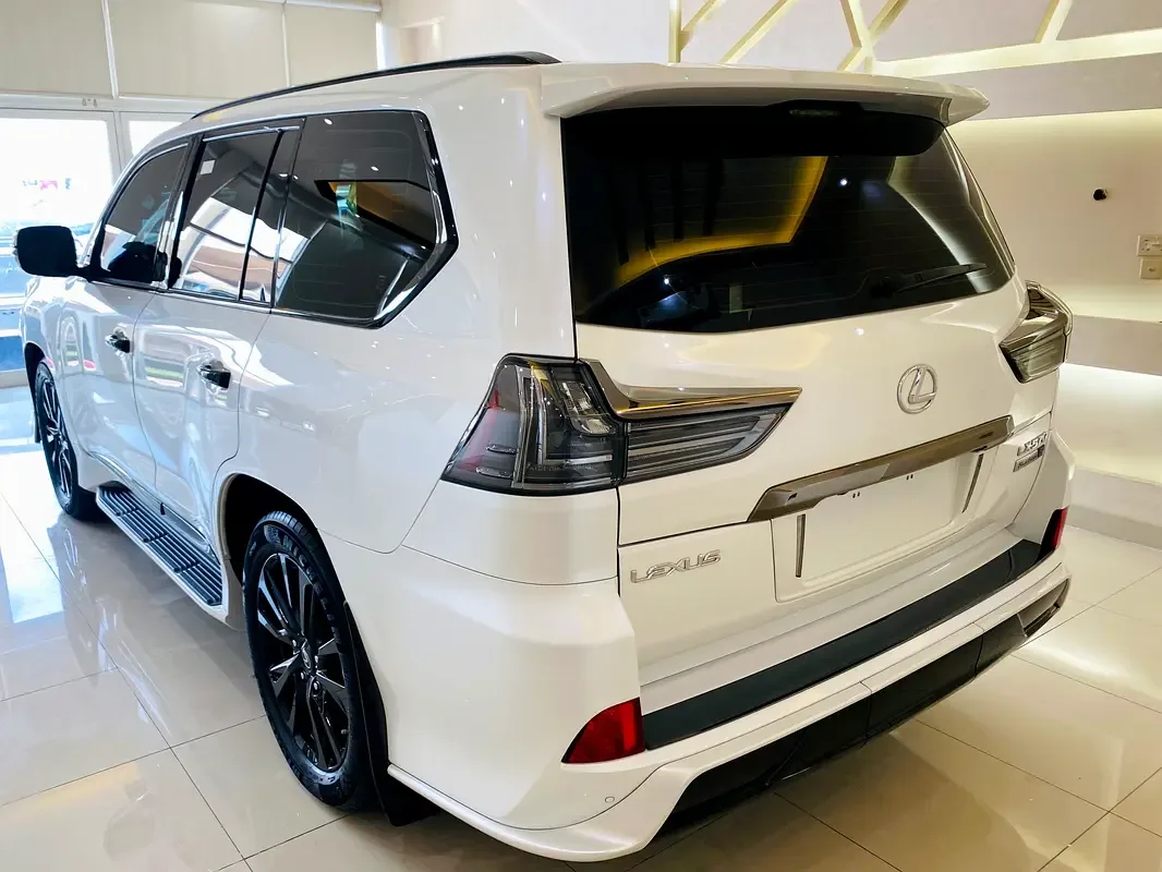 Lexus LX 570 AT (367 hp) - 18